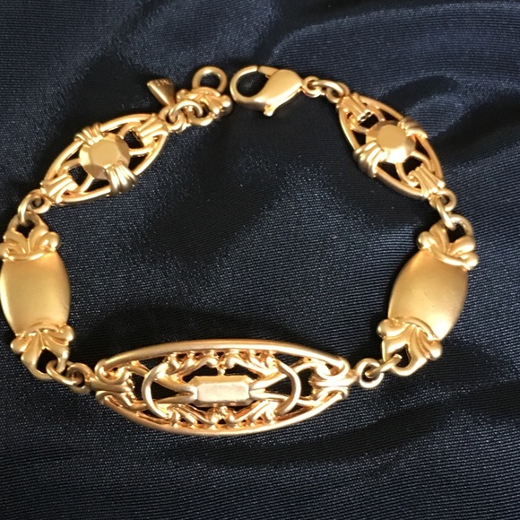 Gold Brushed Ornate Link Bracelet & Stud Earrings - Picture 5 of 5